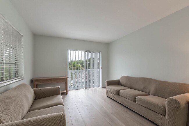 Building Photo - 1150 Madruga Ave