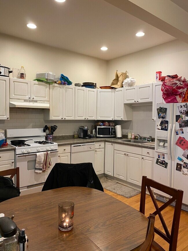 Foto del edificio - 2627 N Mildred Ave