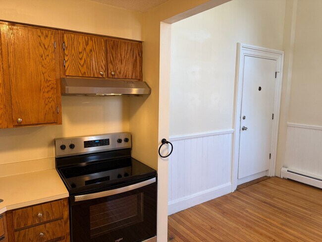 Building Photo - 34 Spring St