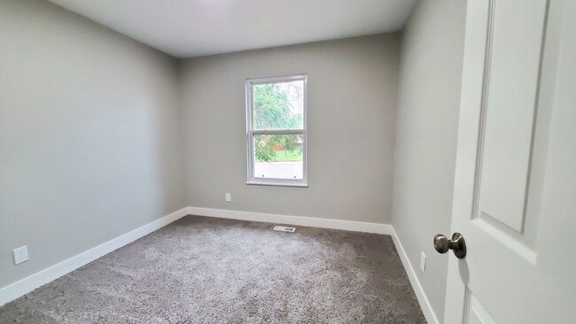 Building Photo - Beautifully updated home on Chippewa Road