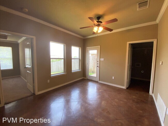 Building Photo - 3 br, 2 bath Apartment - 3032 Beauford