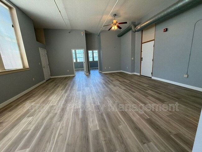 Building Photo - 720 J St