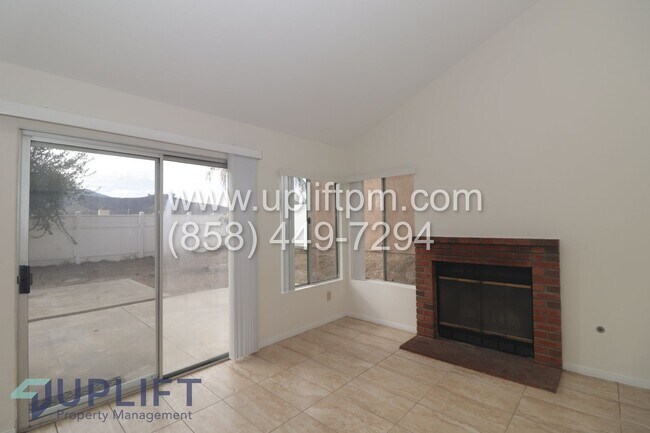 Foto del edificio - 3 Bed 3 Bath Home AVAILABLE NOW!