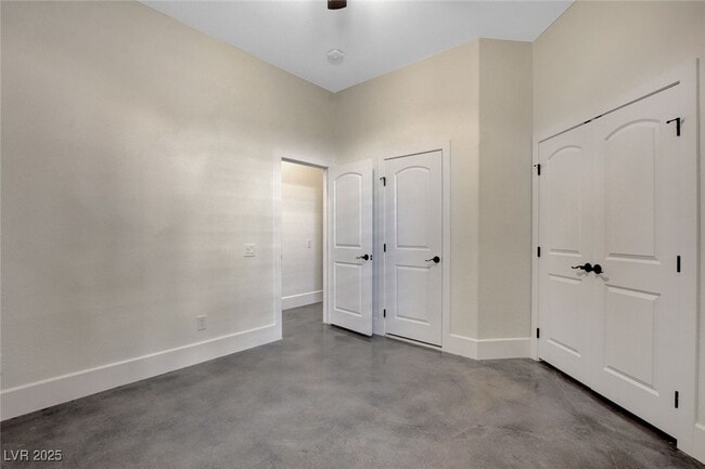 Building Photo - 10728 Elm Ridge Ave