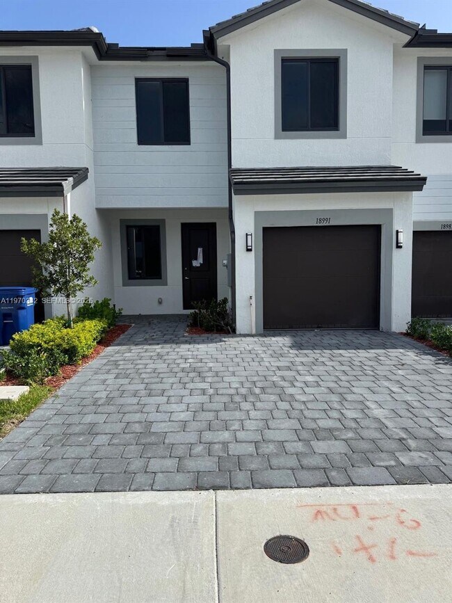 Foto del edificio - 1280 N Flagler Ave