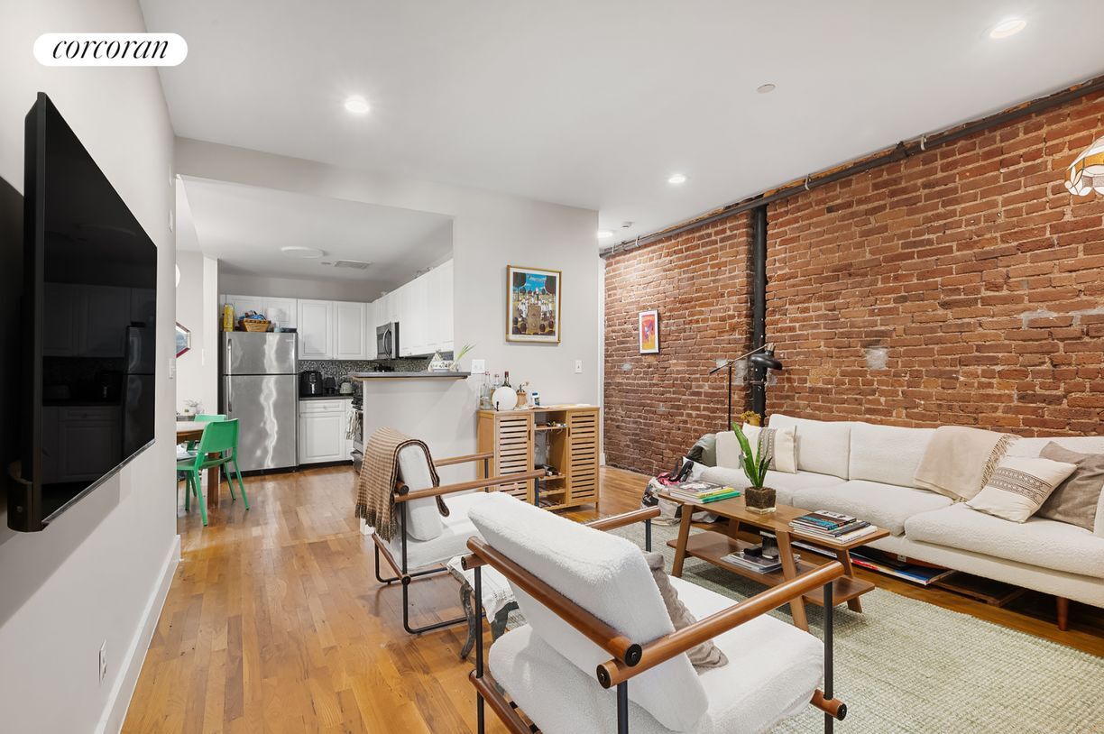 Foto principal - 93 Seigel St