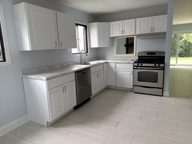 Building Photo - 1191 Hialeah Ln