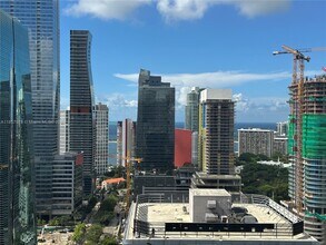 Building Photo - 1060 Brickell Ave