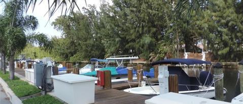 Building Photo - 6201 Bay Club Dr