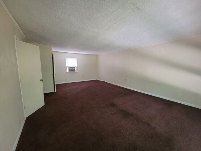 Foto del edificio - 626 Kennan Rd NW