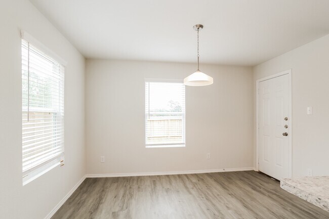Foto del edificio - 135 Cooper Creek Ln