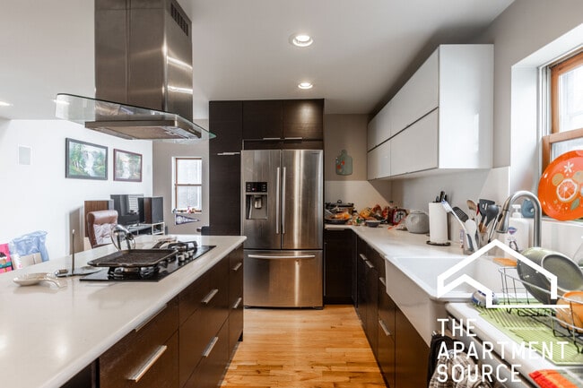 Building Photo - 1939 N Winchester Ave