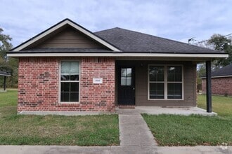Building Photo - 916 Topsy Rd