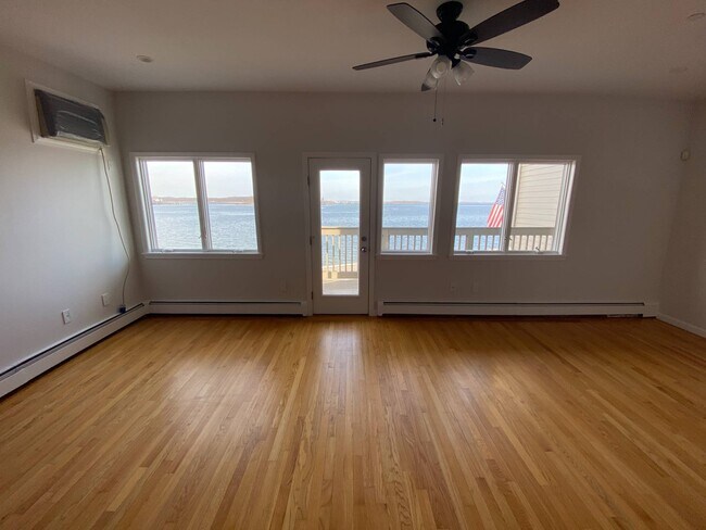 Building Photo - 244 Bowne St