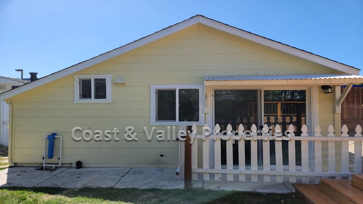 Primary Photo - 12 Pine Street, Unit 1 &amp; 2, Salinas, C...