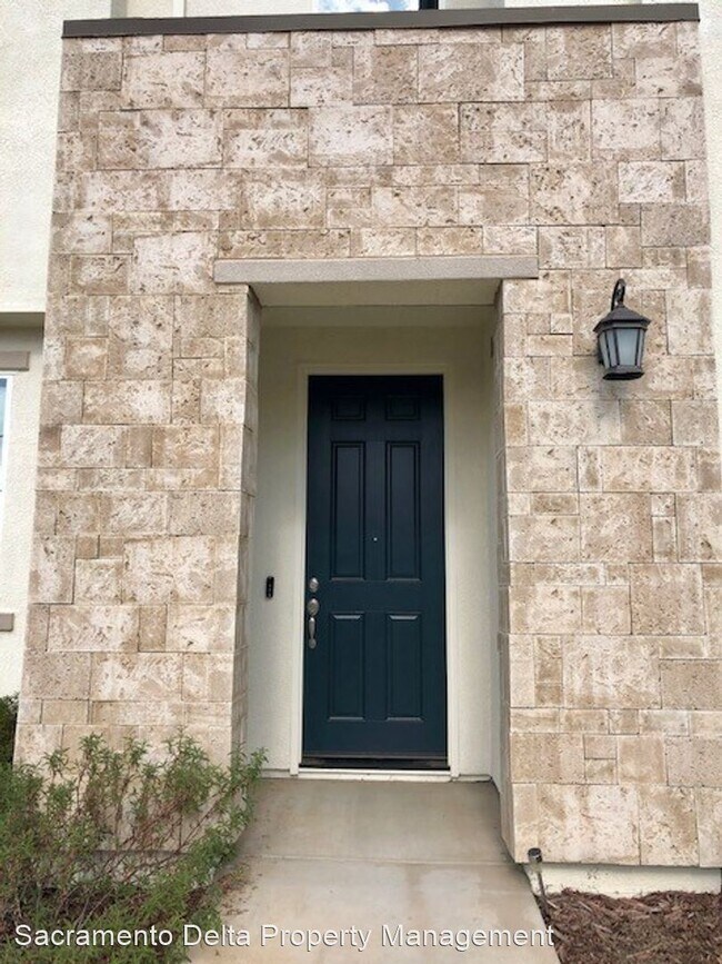 Building Photo - 4 br, 3 bath House - 4098 Ambrosia Way