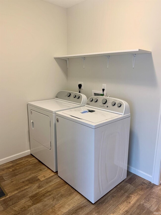 Foto del edificio - 5149 Pigeon Creek Ct