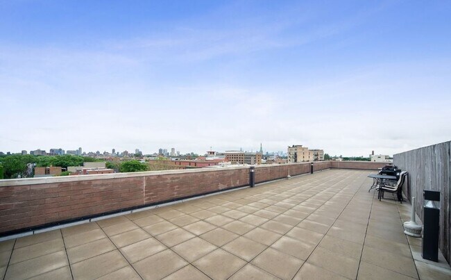Foto del edificio - 3245 N Ashland Ave