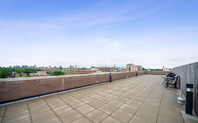 Building Photo - 3245 N Ashland Ave