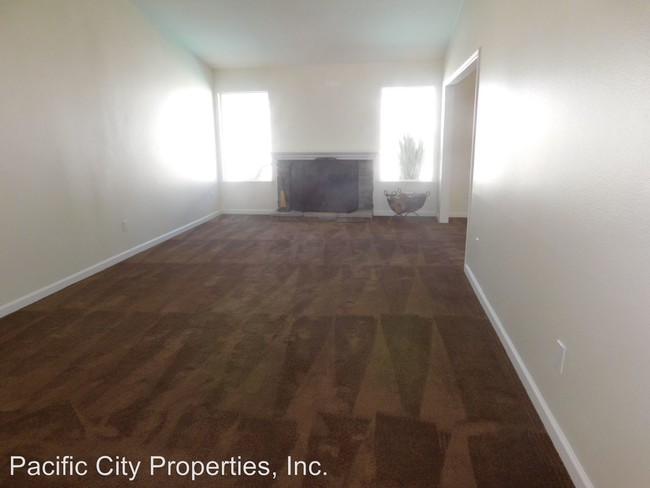 Building Photo - 8311 Northport Dr