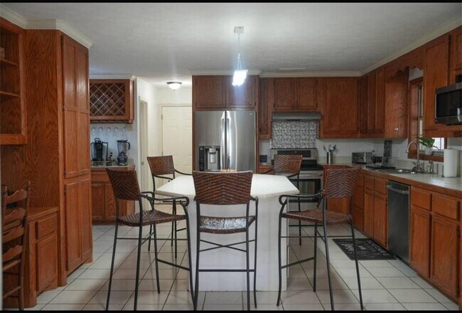 Foto del edificio - 5043 Blackberry Ln