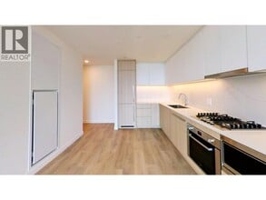 Building Photo - 308 Alderson Ave