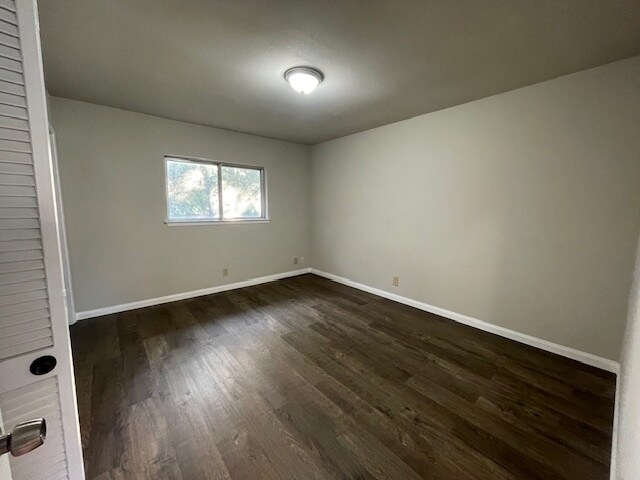 Foto del edificio - 9511 New World