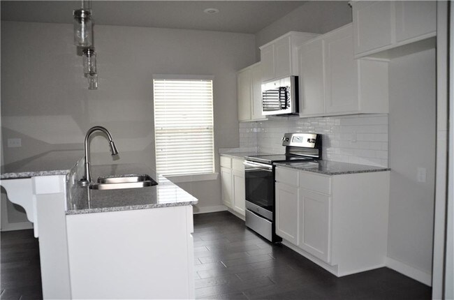 Foto del edificio - 3915 SW Peachwood Dr