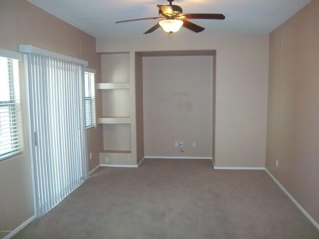 Building Photo - 2515 N 148th Dr