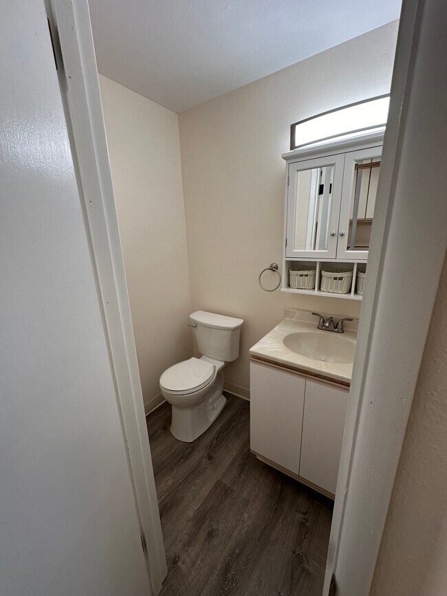 Downstairs half bath - 335 SW 1st St