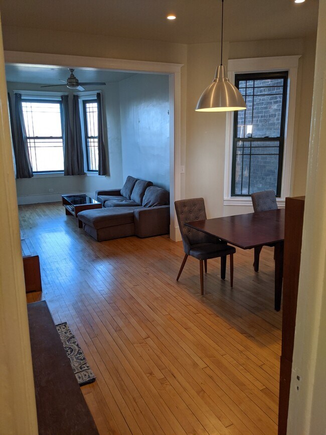 Foto del edificio - 2533 W Cortez St