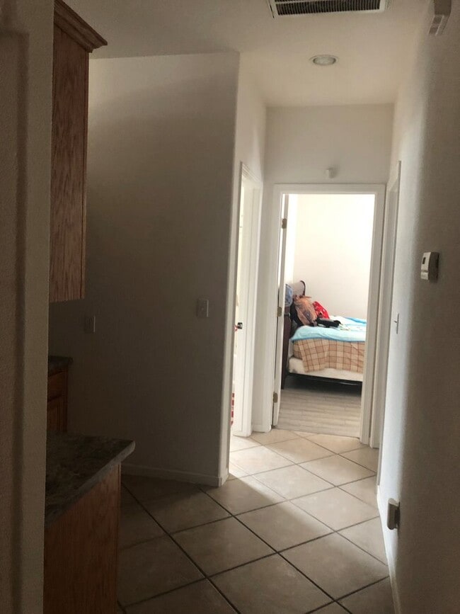 Foto del edificio - 2614 W Oakridge Ave