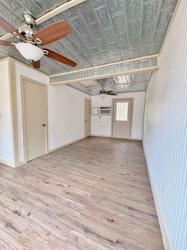 Foto del edificio - Charming Two-Bedroom, One-Bath