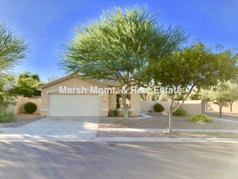 Very nice 3 bedroom home with a den in Pow... - Very nice 3 bedroom home with a den in Pow...