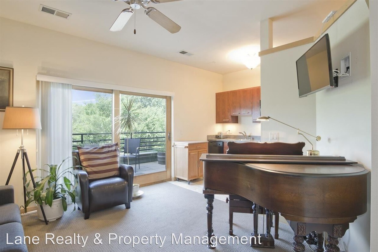 Primary Photo - 555 S Midvale Blvd