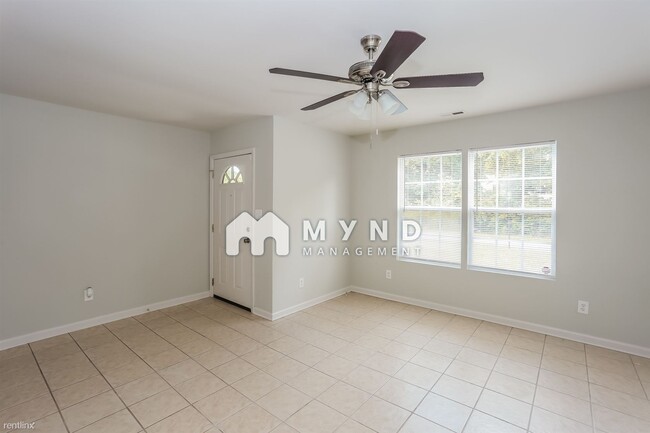 Foto del edificio - 3 br, 2 bath House - 8905 Moores Chapel Rd