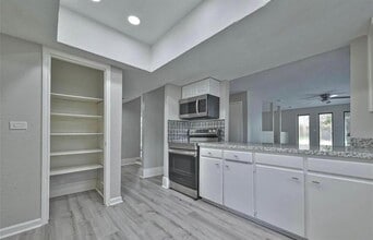 Building Photo - 17805 Villa Way Dr