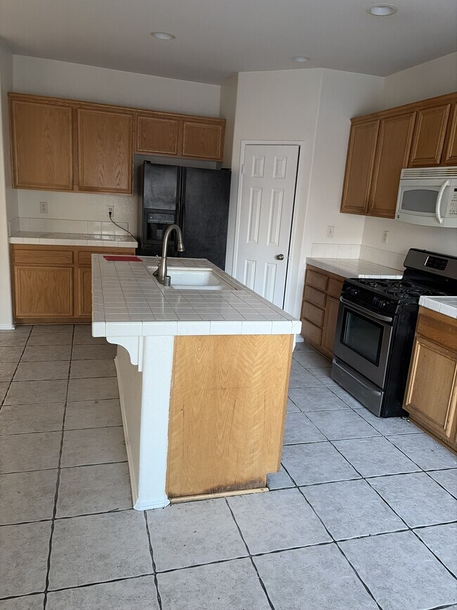 Building Photo - 12891 Pueblo Lane
