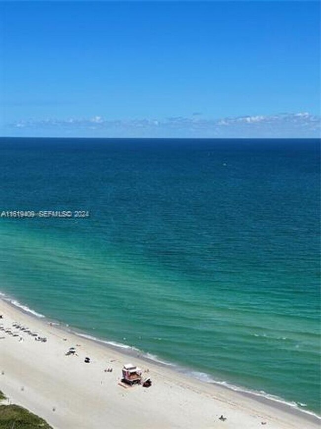 Foto del edificio - 6365 Collins Ave