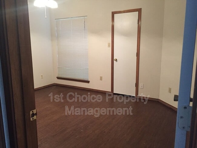 Foto del edificio - 7332 Blackthorn Dr