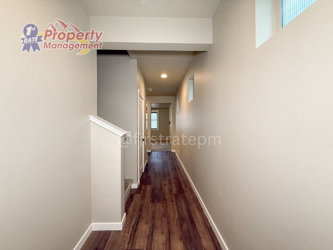 Building Photo - 2204 E Kamay Dr