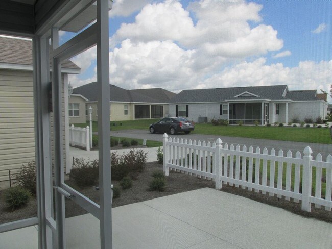 Foto del edificio - Beautiful Long Term Unfurnished  Rental