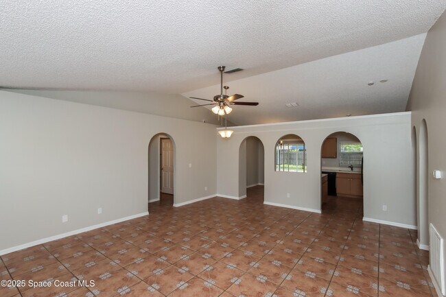 Foto del edificio - 285 Hearth St SW