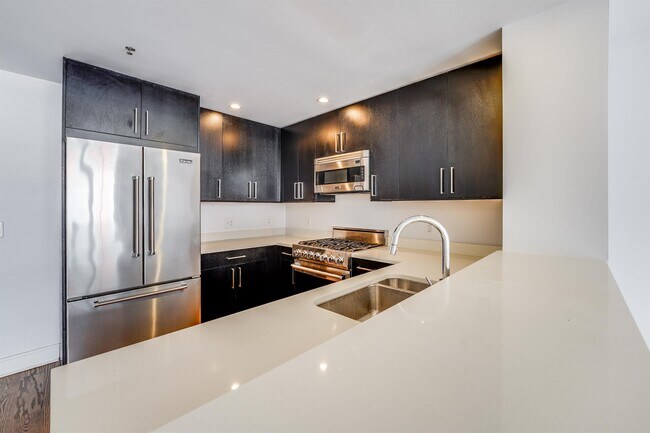 Foto del edificio - 1100 Maxwell Ln