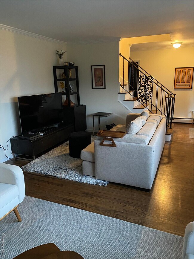 Foto del edificio - 4 Knollwood Rd