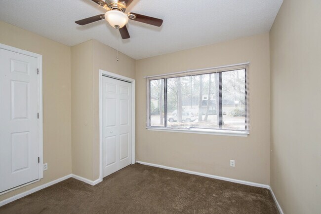 Foto del edificio - 101 Bridgecreek Dr