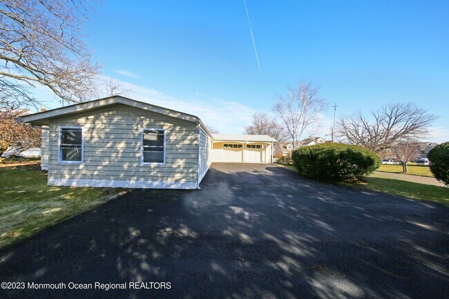 Building Photo - 13 Harbor View Dr