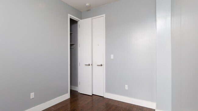 Foto del edificio - 615 Gates Ave