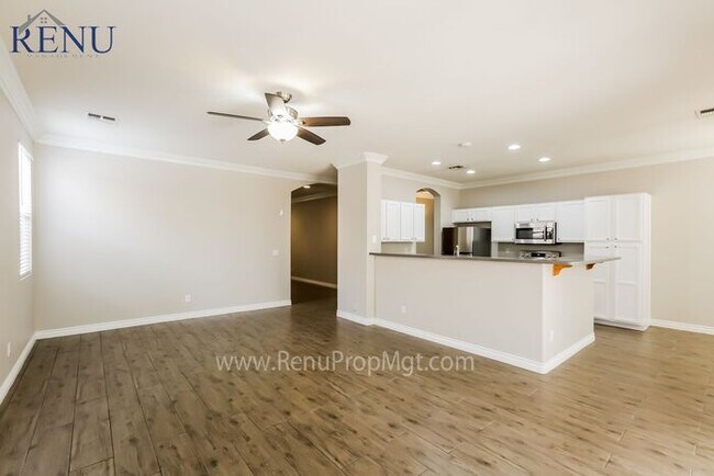 Building Photo - Available Now! Single Story 3 Bed, 2 Bath ...