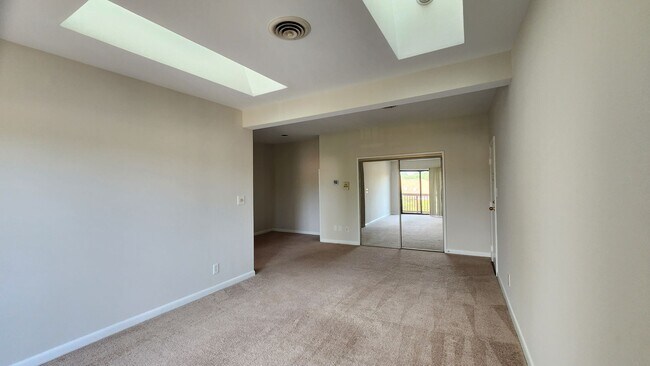 Foto del edificio - Affordable Condo with New Kitchen and Bath